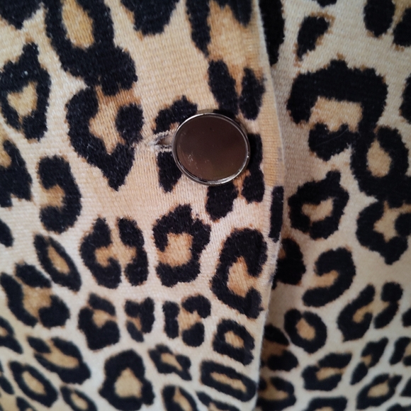 Gone - Picture 3 of 9